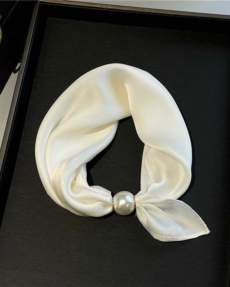 Effortless Glamour: Pop-On Pearl Necklace Scarf 🧣